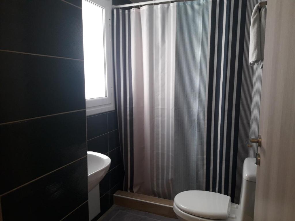 Koupelna v ubytování Achillion Hotel Piraeus