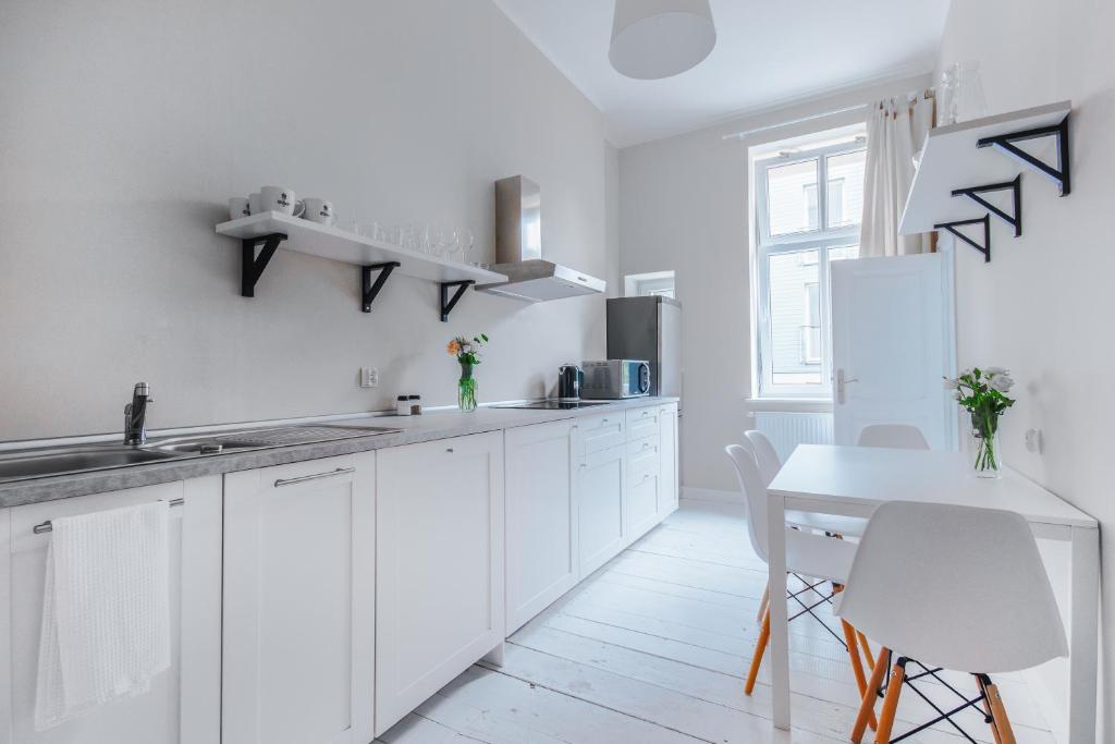 
Four-Bedroom Apartment with Two Bathrooms
