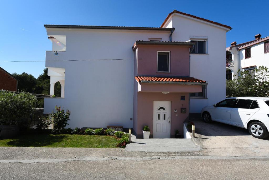 Budova, v ktorej sa apartmán nachádza