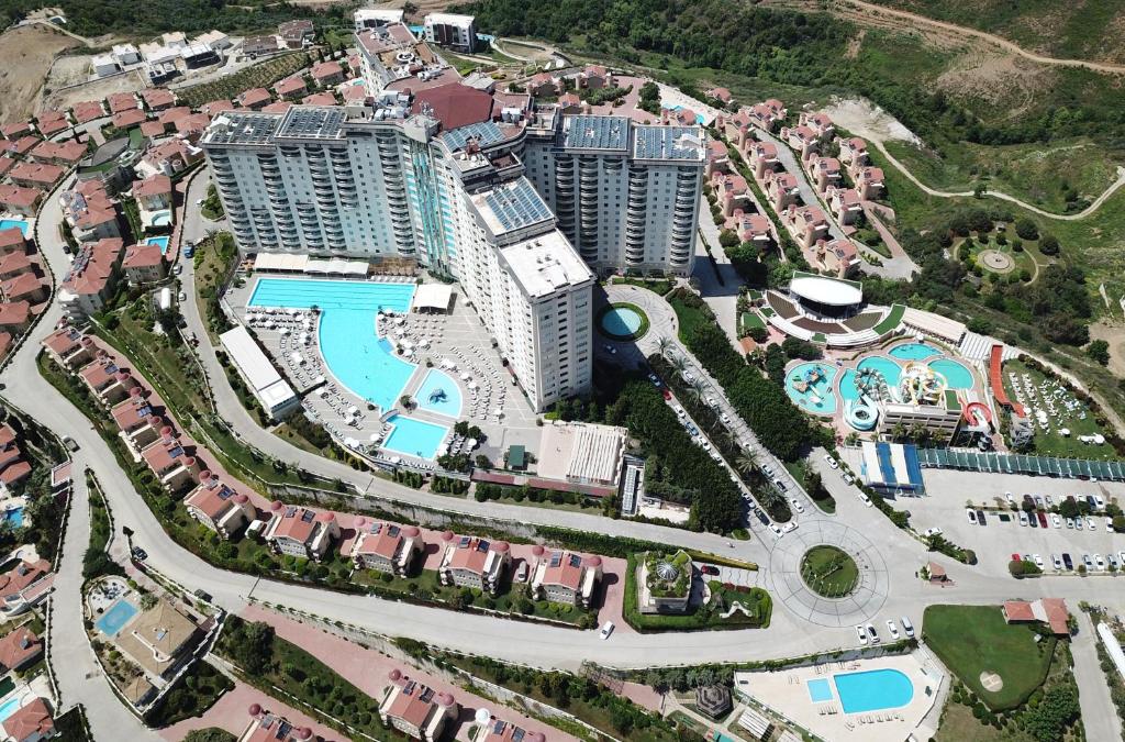 Majoituspaikan Gold City Villas and Apartments kuva ylhäältä päin