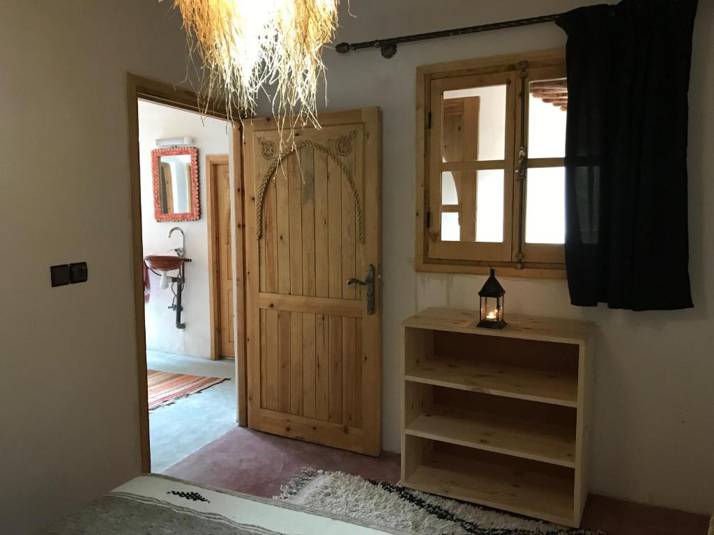 Amlougui House - Tweepersoonskamer Met Gedeeld Toilet