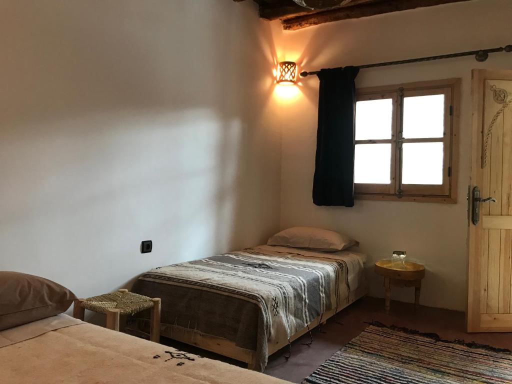 Amlougui House - Drievoudige Kamer Met Gedeeld Toilet