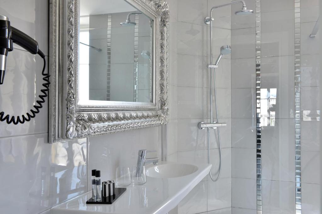 Hotel La Villa Nice Victor Hugo - Resim 41