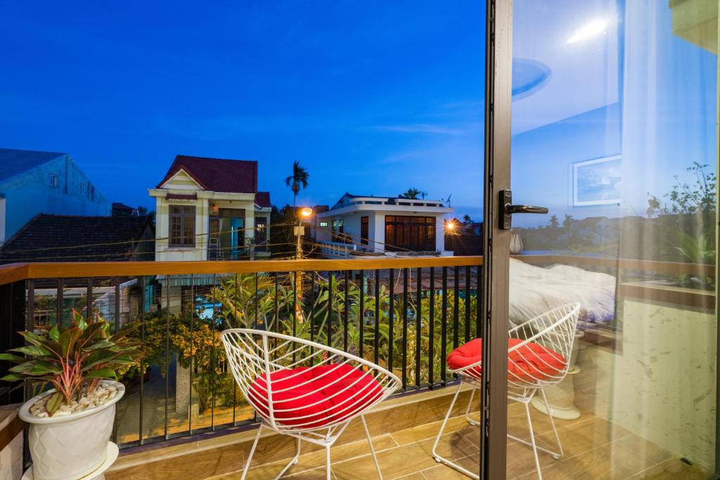 Balkón nebo terasa v ubytování Hoi An Grace River Villa
