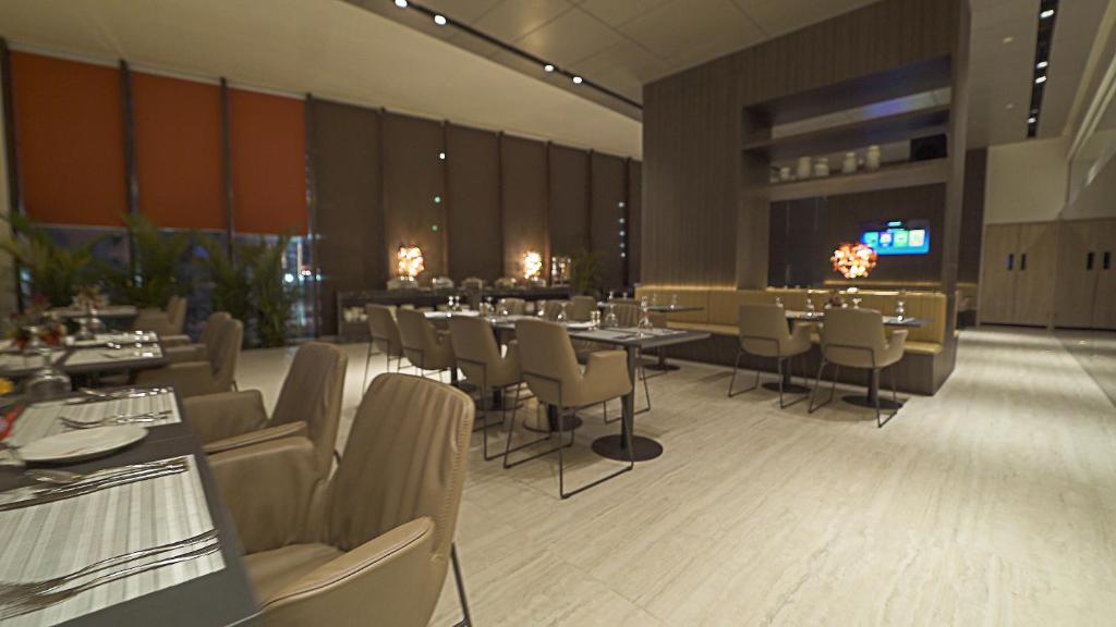 Restaurace v ubytování Red Hotel Cubao, Quezon City