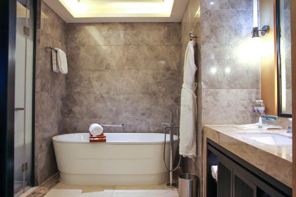 The Westin Qingdao - Instagrammable - 1 Bedroom Junior Suite, 1 King, City View