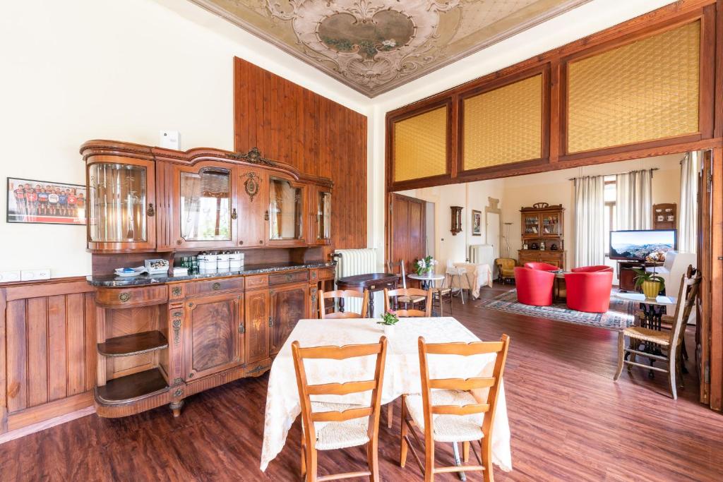Cucina o angolo cottura di Albergo Hotel Tesserete