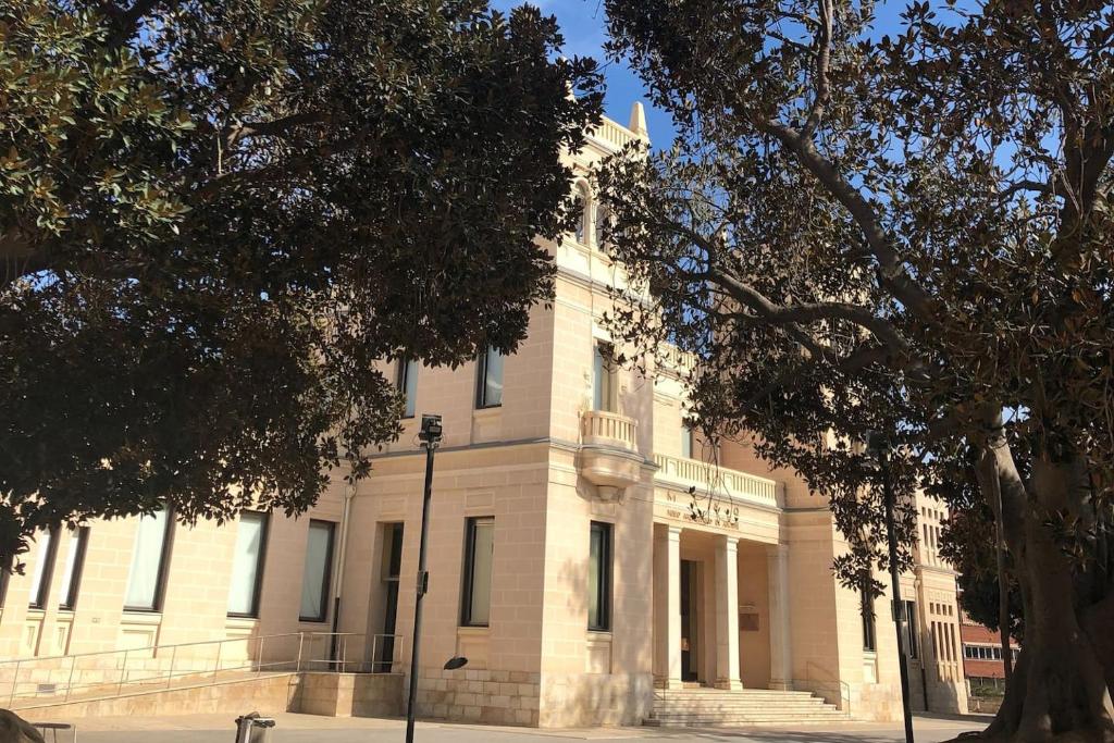 41 Calle Espronceda, Alicante – Updated 2023 Prices