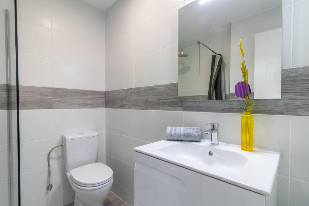 Fotografia z galérie ubytovania Goldhome - Montgri - Piscina climatizada v destinácii Empuriabrava