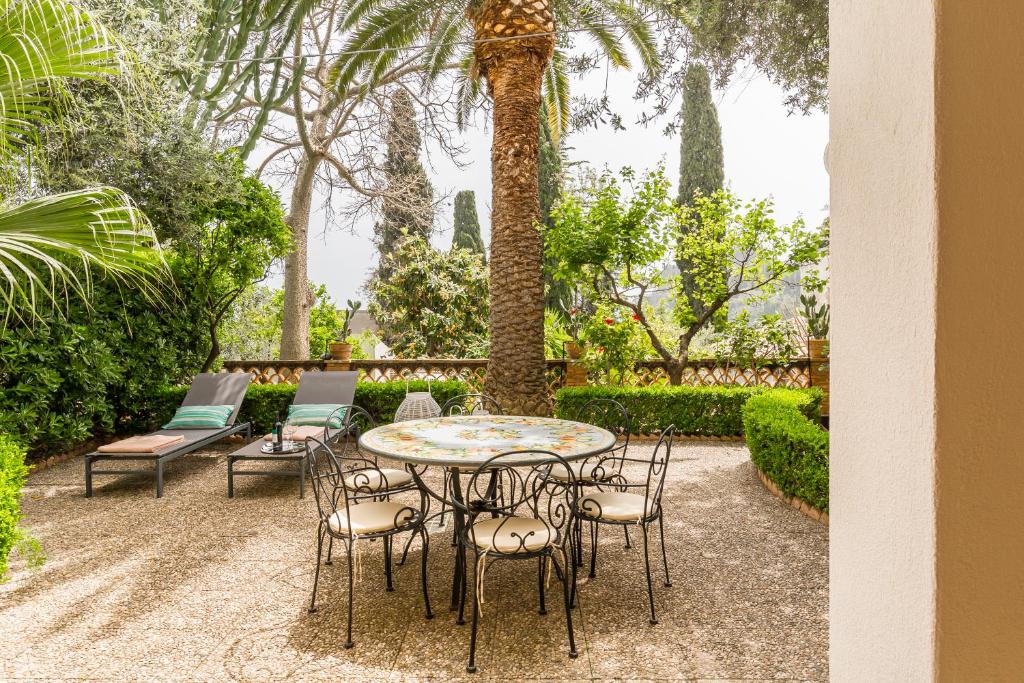 La Matrangela Charme Apartments外面的花园