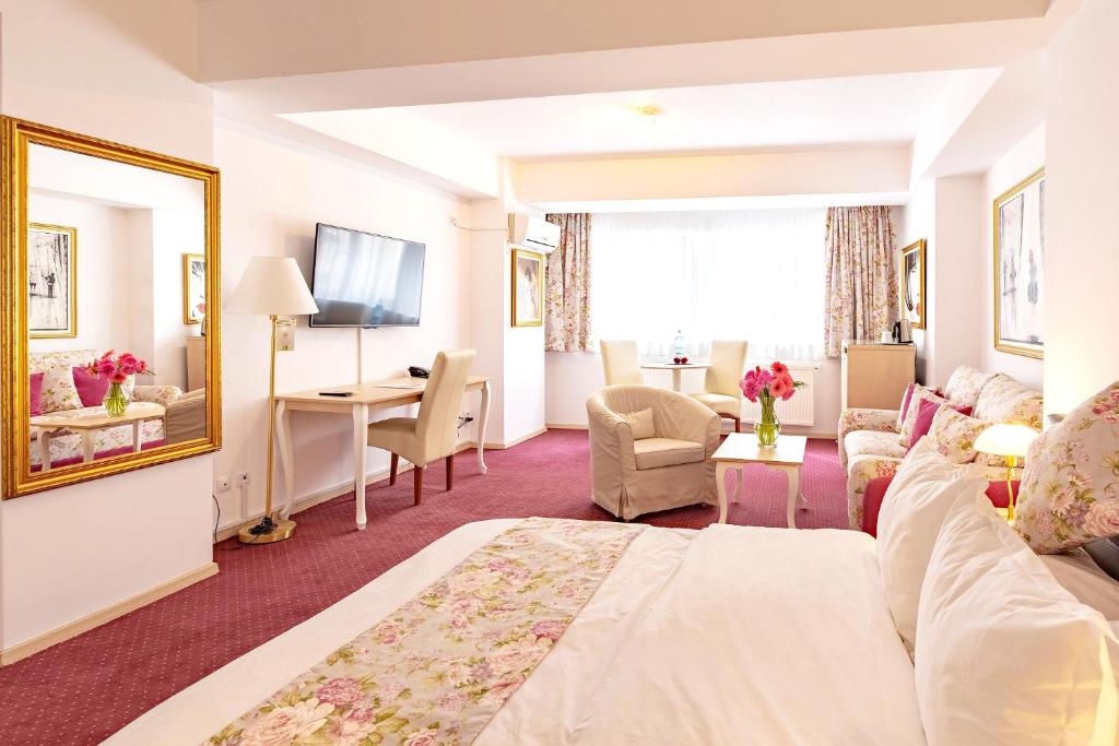 Postel nebo postele na pokoji v ubytování Bucur Accommodation