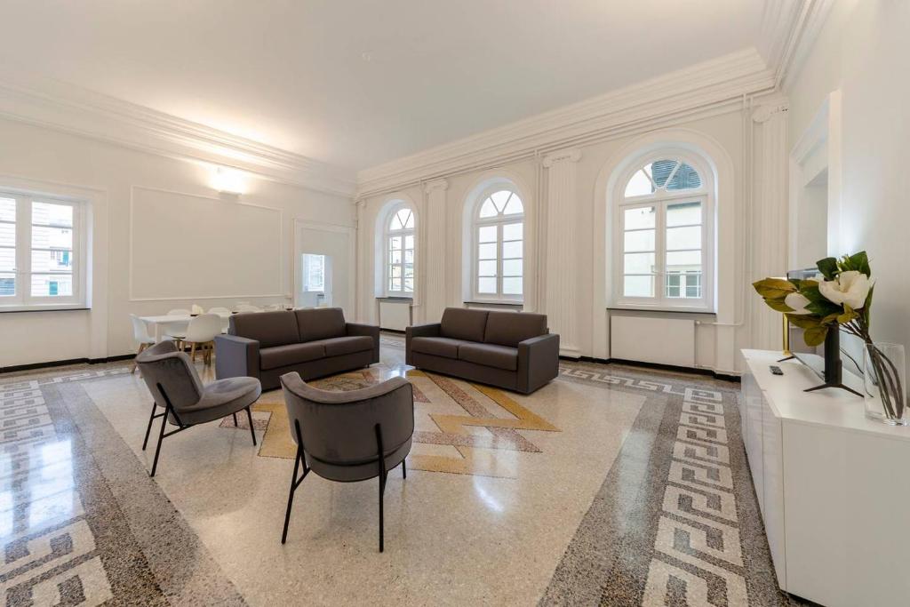 Posedenie v ubytovaní JOIVY Elegant Flat for 7, in the heart of Genoa