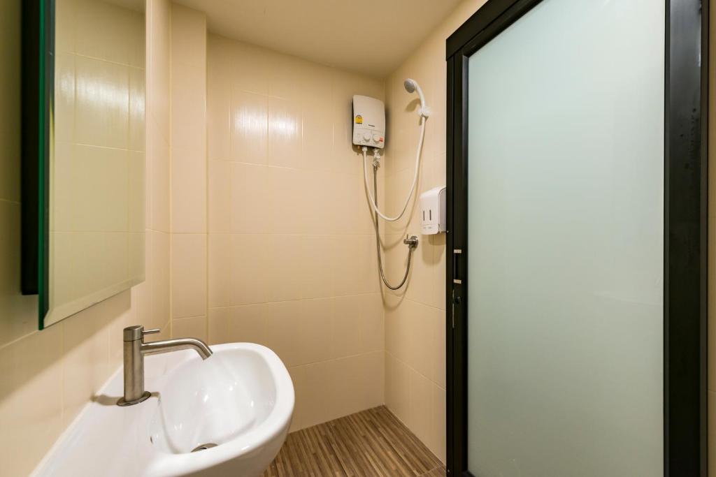 P18 Hotel Bangkok - 4