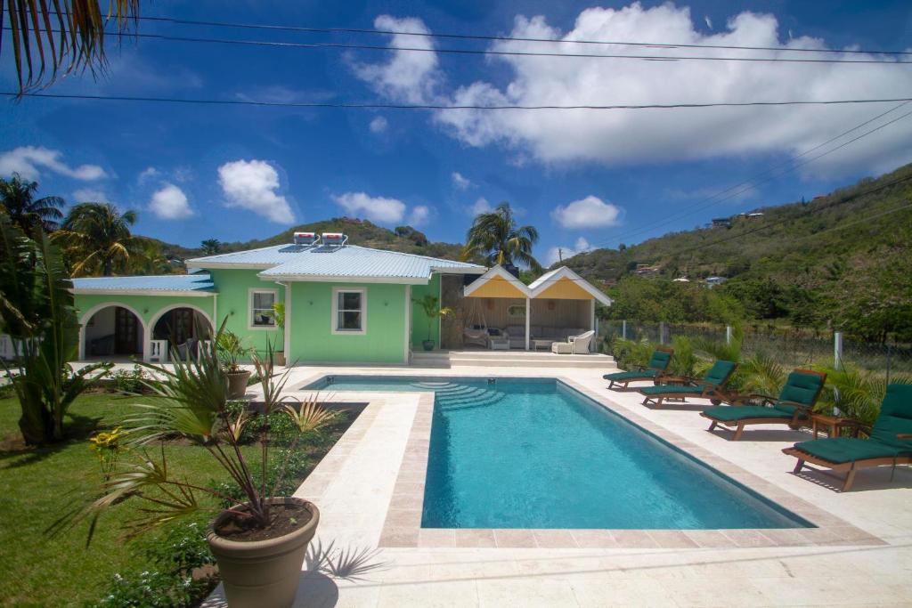 Bazén v ubytování Bequia Beach Hotel - Luxury Boutique Resort nebo v jeho okolí
