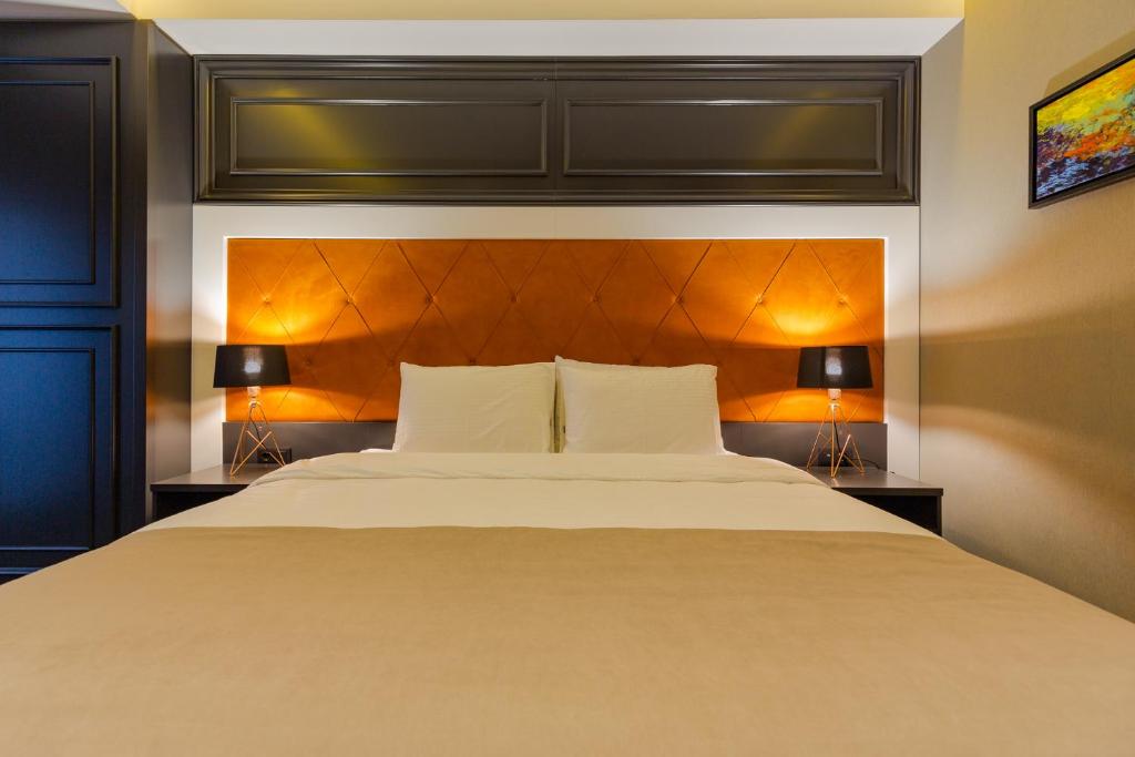Tapis Rouge Design Boutique Hotel - Deluxe Double Room With Balcony