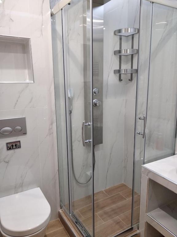 A bathroom at Top Studios