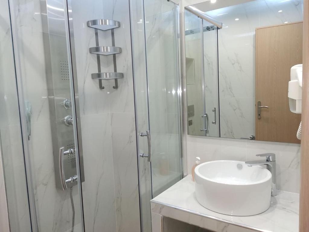 A bathroom at Top Studios
