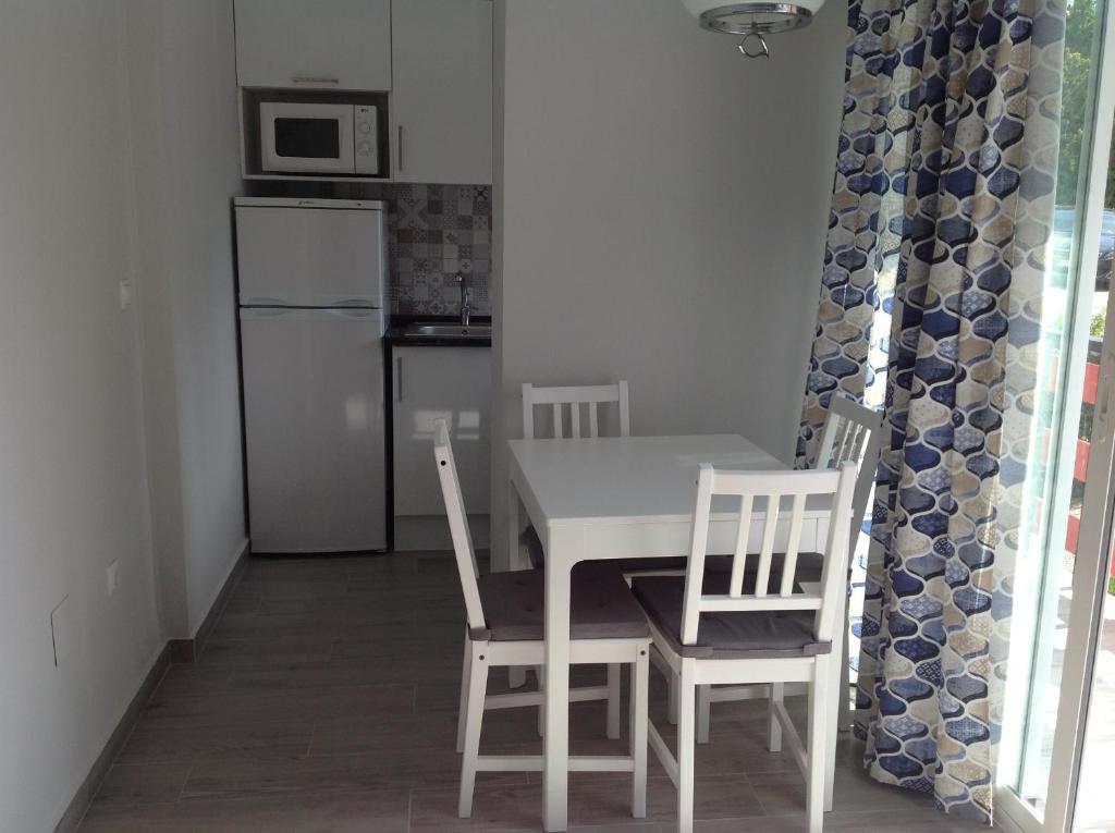 Kuchyňa alebo kuchynka v ubytovaní APARTAMENTO LAS NACIONES 2