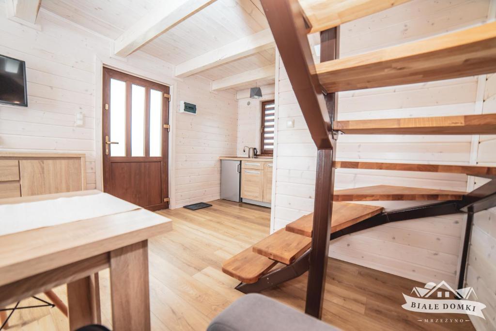 Kuchyň nebo kuchyňský kout v ubytování Białe Domki Mrzeżyno