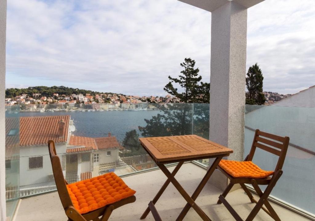 Apartments Elias (クロアチア マリ・ロシニ)