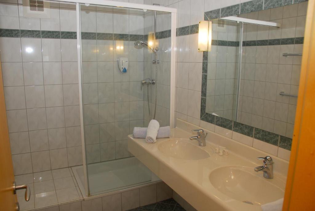 Koupelna v ubytování Alpenhotel Badmeister