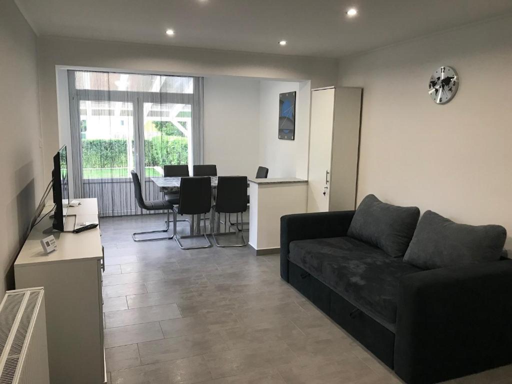 Posedenie v ubytovaní Heni Apartment