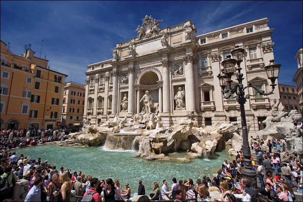 IREX Trevi Fountain private apartment, Rome, Italy - Booking.com