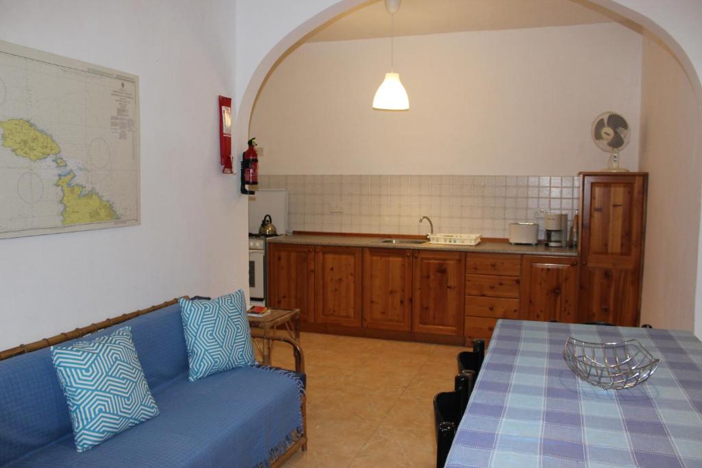 Apartment with Aircondition & Washing Machine in Marsalforn with Valley Views