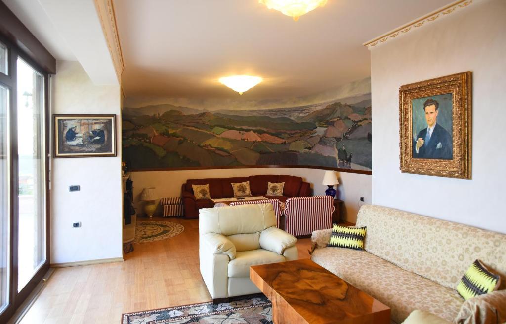 Posezení v ubytování #IoniaHouse Surrel Villa