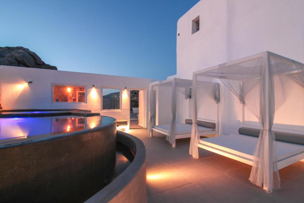 The swimming pool at or close to Sea & Stone Residence Mykonos
