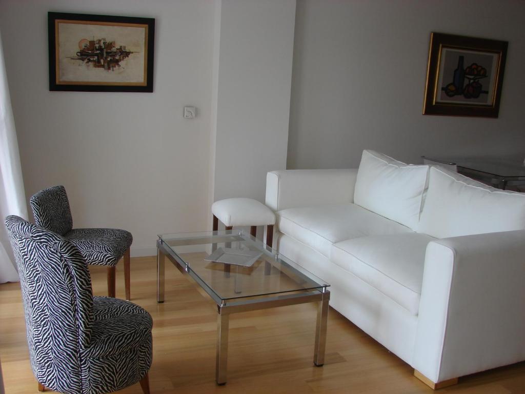 Encantador e Impecable Depto. con cochera - Housity