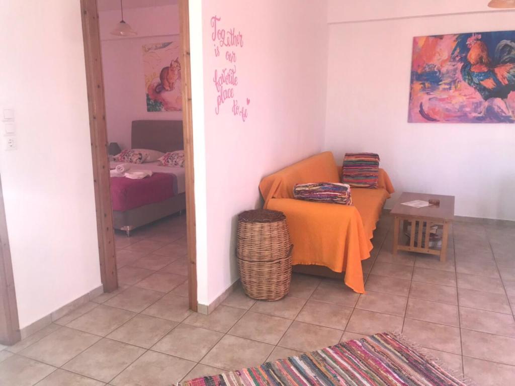 Posteľ alebo postele v izbe v ubytovaní Vrisi Apartments & Villa