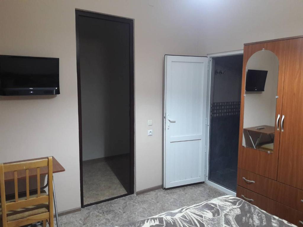 TV a/nebo společenská místnost v ubytování Guest House KOBULETI #788