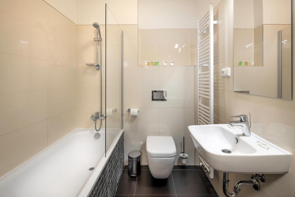 Koupelna v ubytování Elizabeth Suites