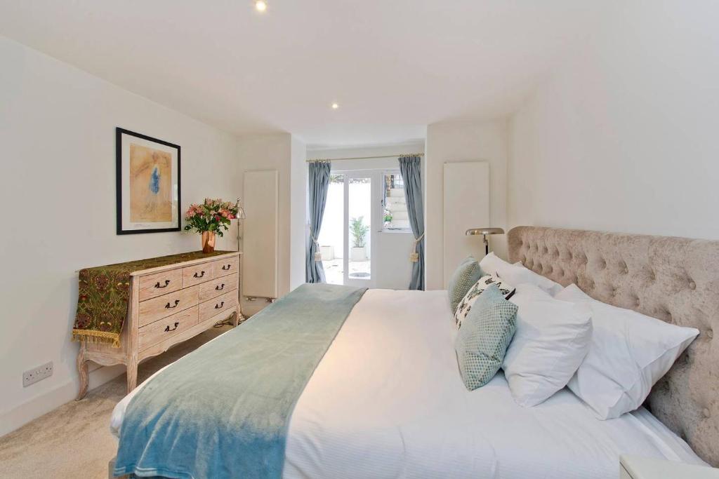 Fantastic 3 Bed Apartment In Earls Court