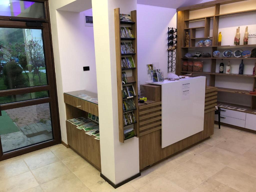 Kuchyň nebo kuchyňský kout v ubytování Hotel Komovi