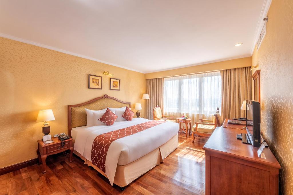 Phòng Senior Deluxe Có Giường Cỡ King Nhìn Ra Thành Phố Hoặc Sông