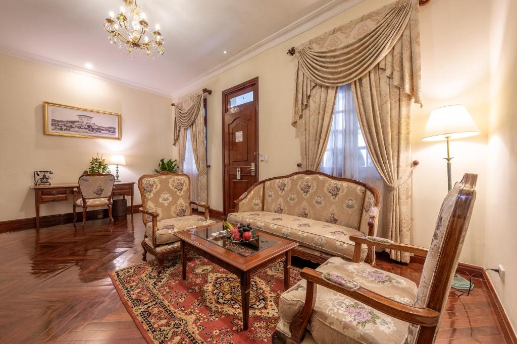 Suite Grand Executive Có Giường Cỡ King Nhìn Ra Thành Phố Hoặc Ban Công