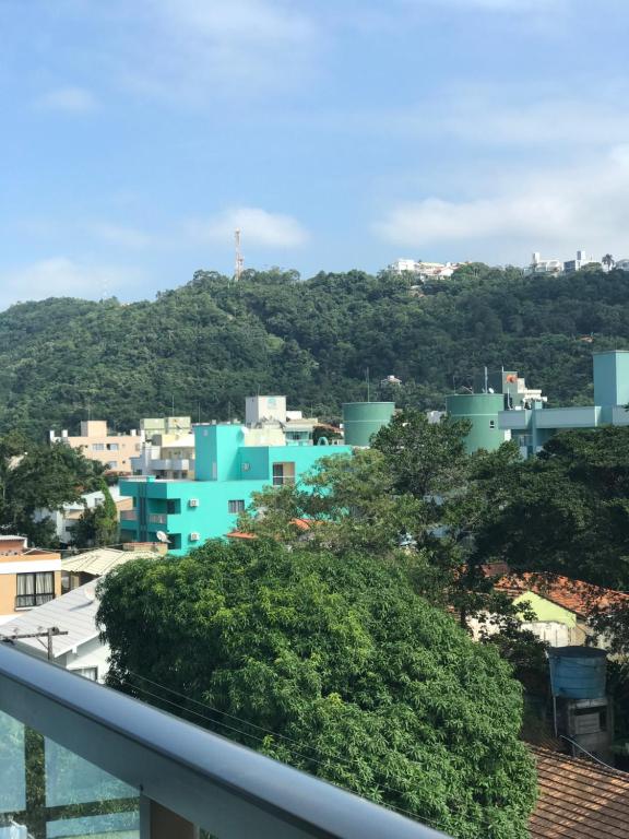  APARTAMENTO 3 DORMITÓRIOS NO CENTRO DE BOMBINHAS