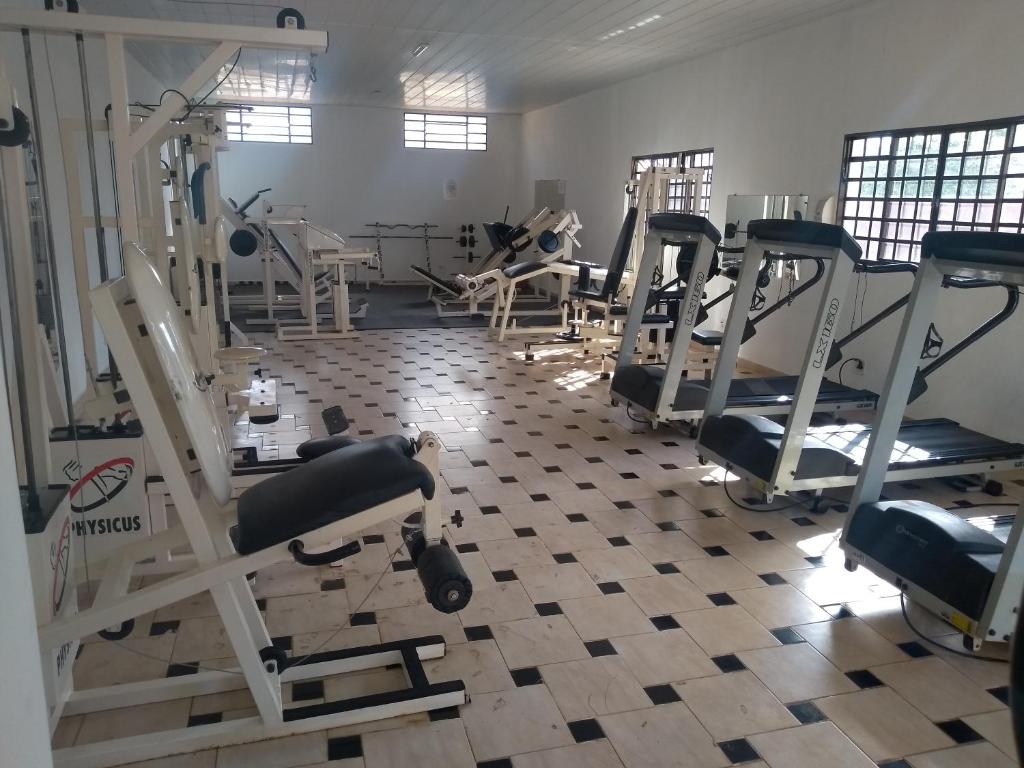 Fitness centrum a/nebo fitness zařízení v ubytování Hotel Londri Star