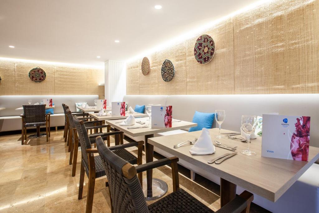 Гостиная зона в Grupotel Maritimo