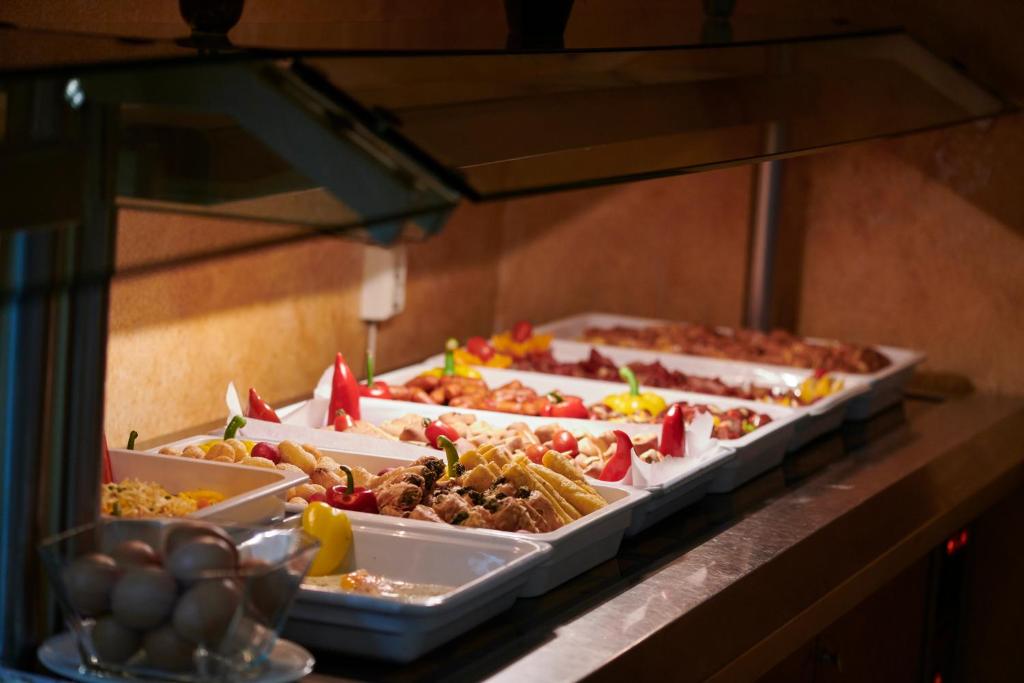 Crystal City Hotel - Resim 12