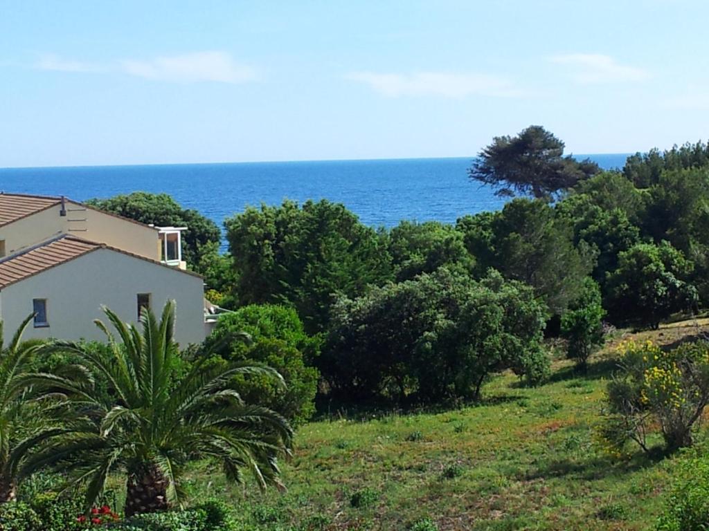 Apartment Studio Vue Mer Et Chateau En Provence Sausset Les Pins France Booking Com Apartment Studio Vue Mer Et Chateau En Provence Sausset Les Pins France Booking Com