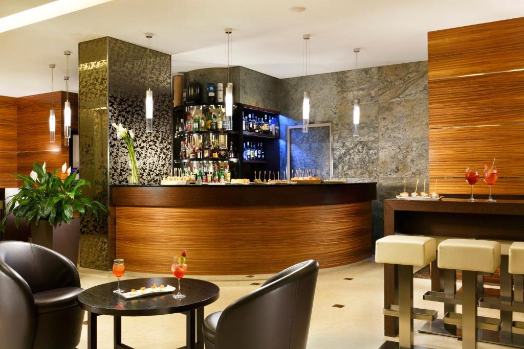 Lounge nebo bar v ubytování Hotel La Favorita