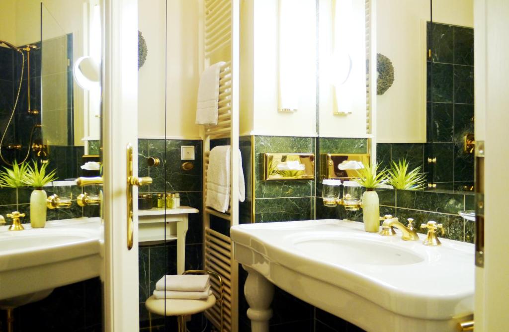 Koupelna v ubytování Romantik Hotel Das Lindner