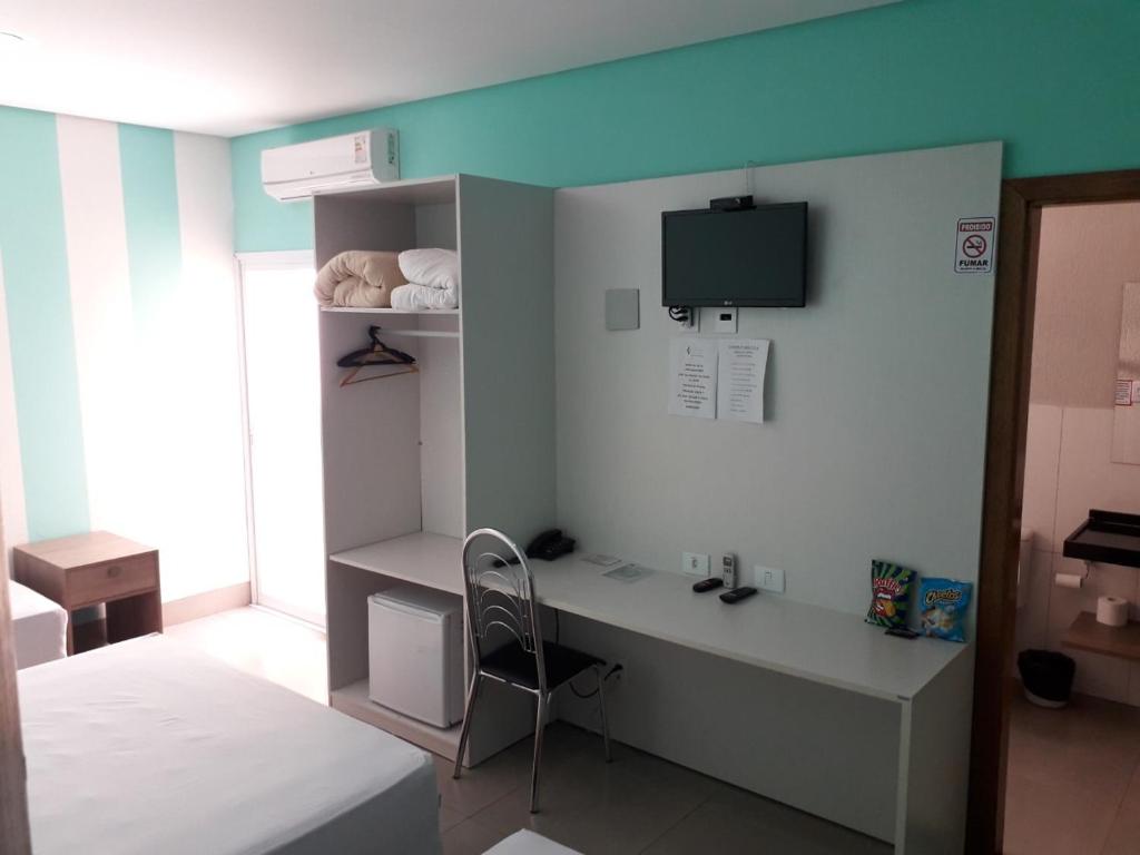  Emmis Park Hotel
