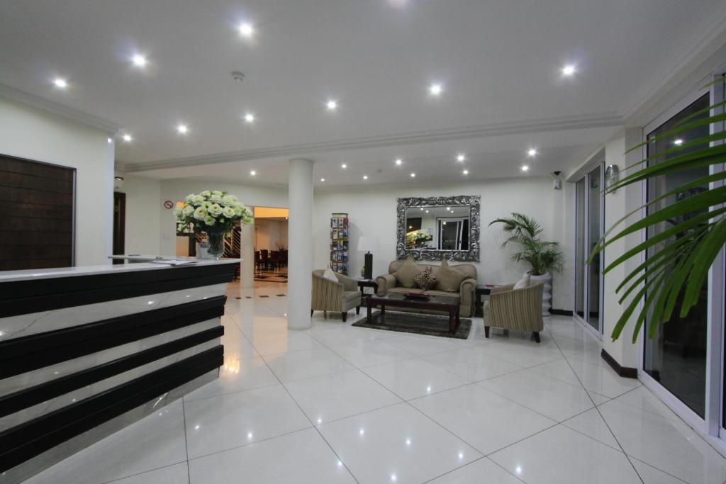 Posezení v ubytování Regal Inn Ballito