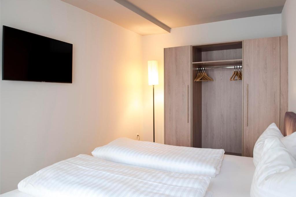 Daxburg Apartments - 9