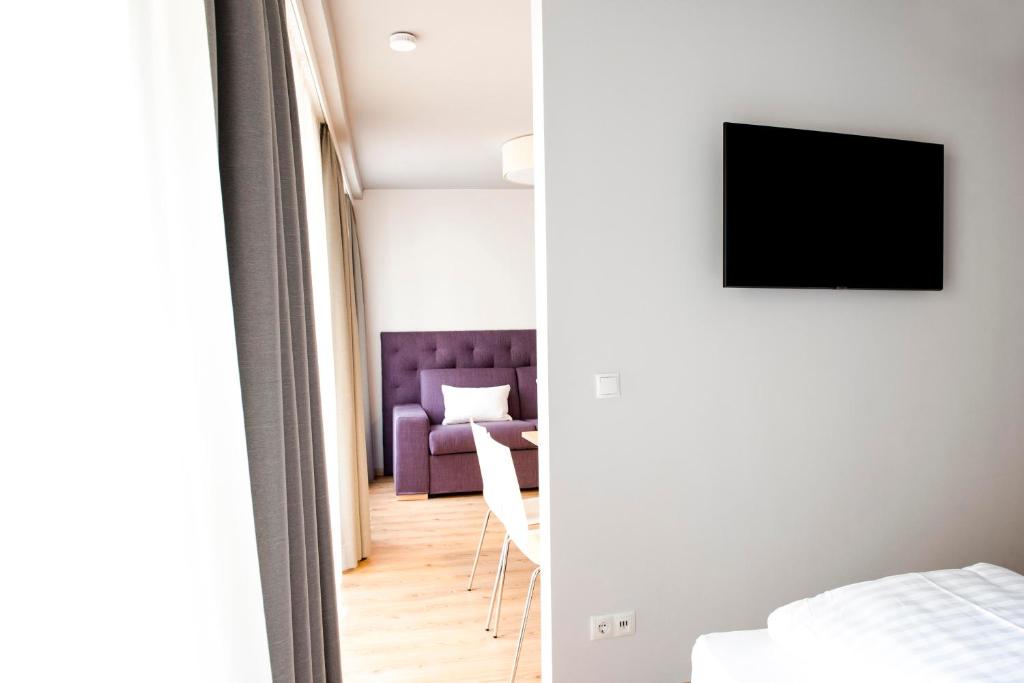 Daxburg Apartments - 11