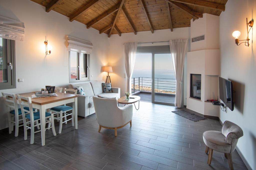 Televízia a/alebo spoločenská miestnosť v ubytovaní Bay View GuestHouses
